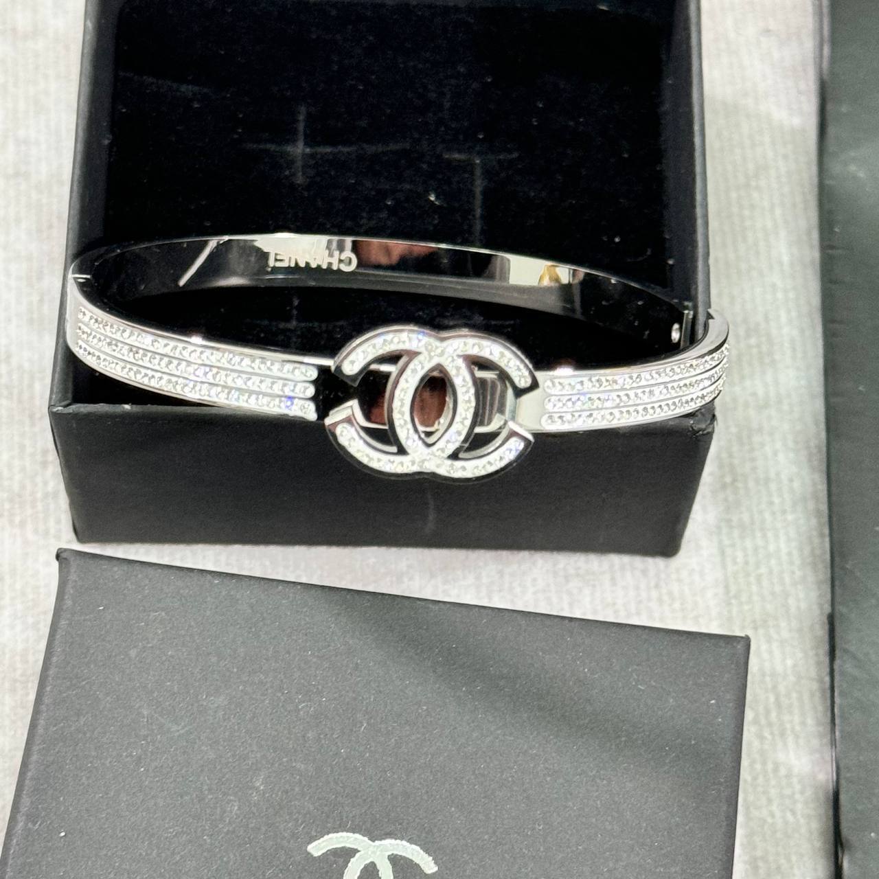 Chanel Logo Diamond Bracelet Interlocking-CC Fashion Women's in Multiple Colors UK Reps AAA Quality