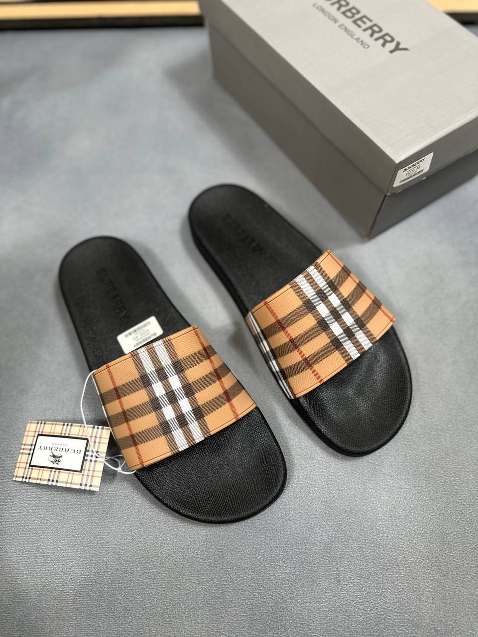 Burberry slides Furley Checked Rubber BROWN Sliders For MEN Sale UK