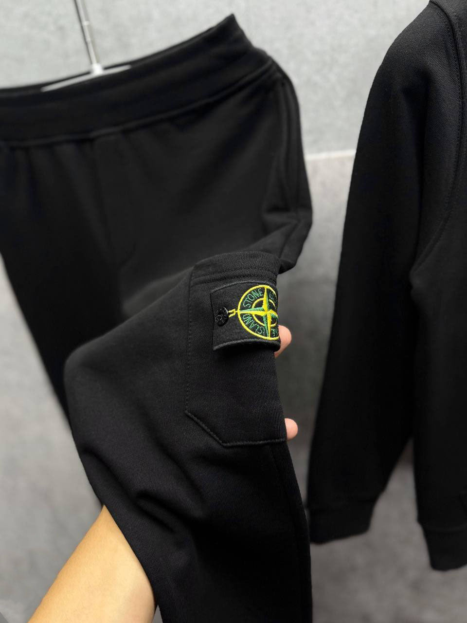 Stone Island Relaxed Fit Logo Patch Tracksuit Kids in Black Color Best Sale UK Reps AAA Quality