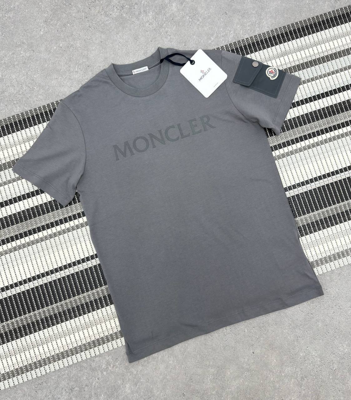 Moncler Crewneck Arm Pocket Logo T-Shirt Mens in Multiple Colors Best Sale UK Reps AAA Quality