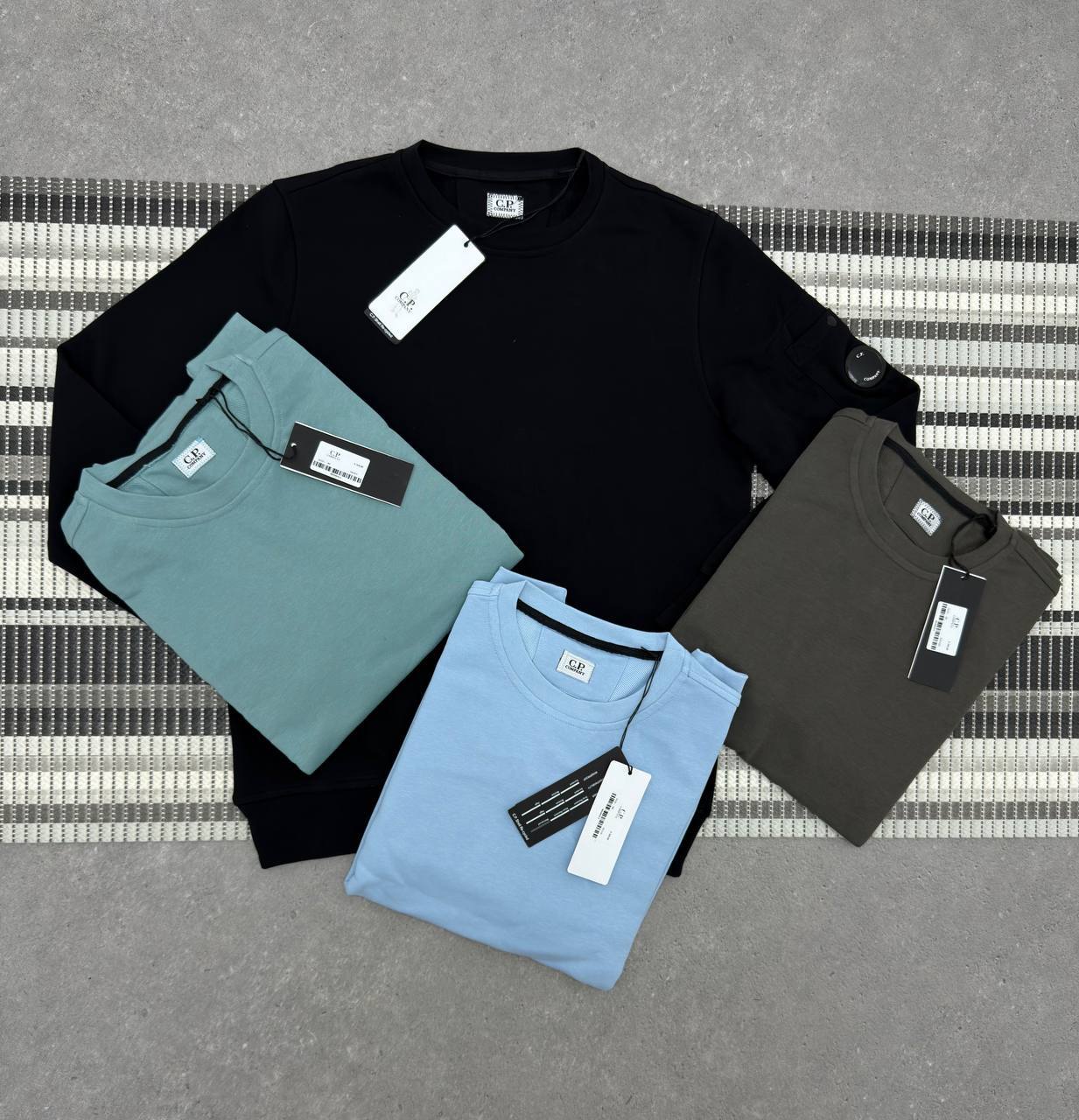 C.P. Company Diagonal Raised Cotton Lens Sweatshirt Mens in Multiple Colors Best Sale UK Reps AAA Quality