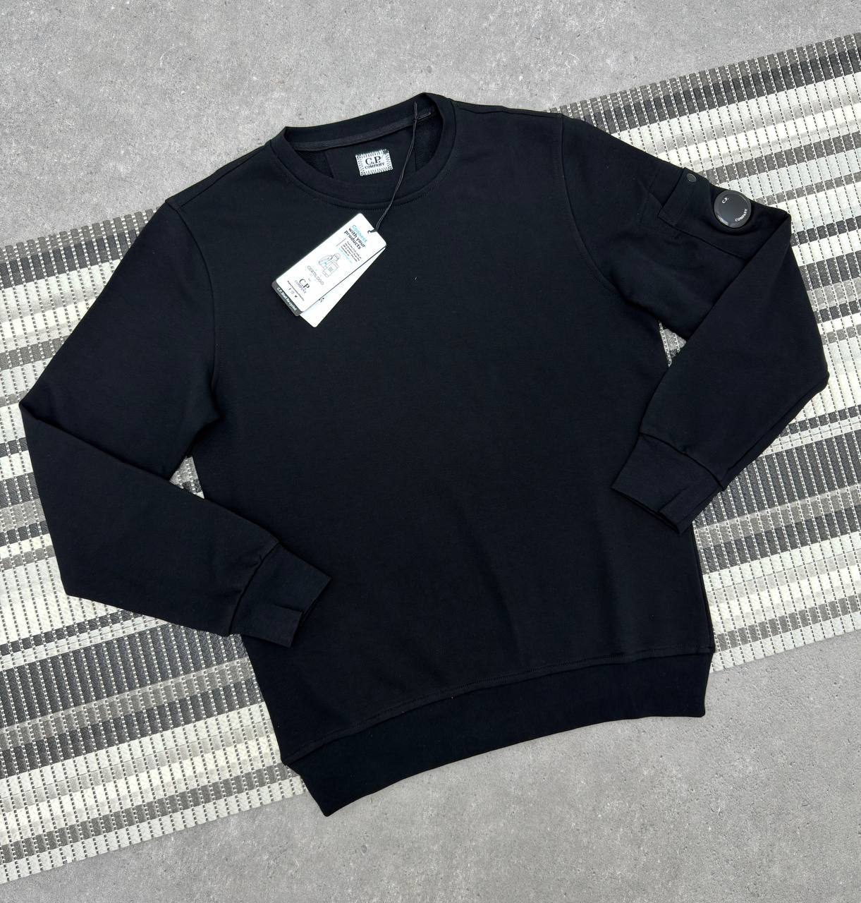 C.P. Company Diagonal Raised Cotton Lens Sweatshirt Mens in Multiple Colors Best Sale UK Reps AAA Quality