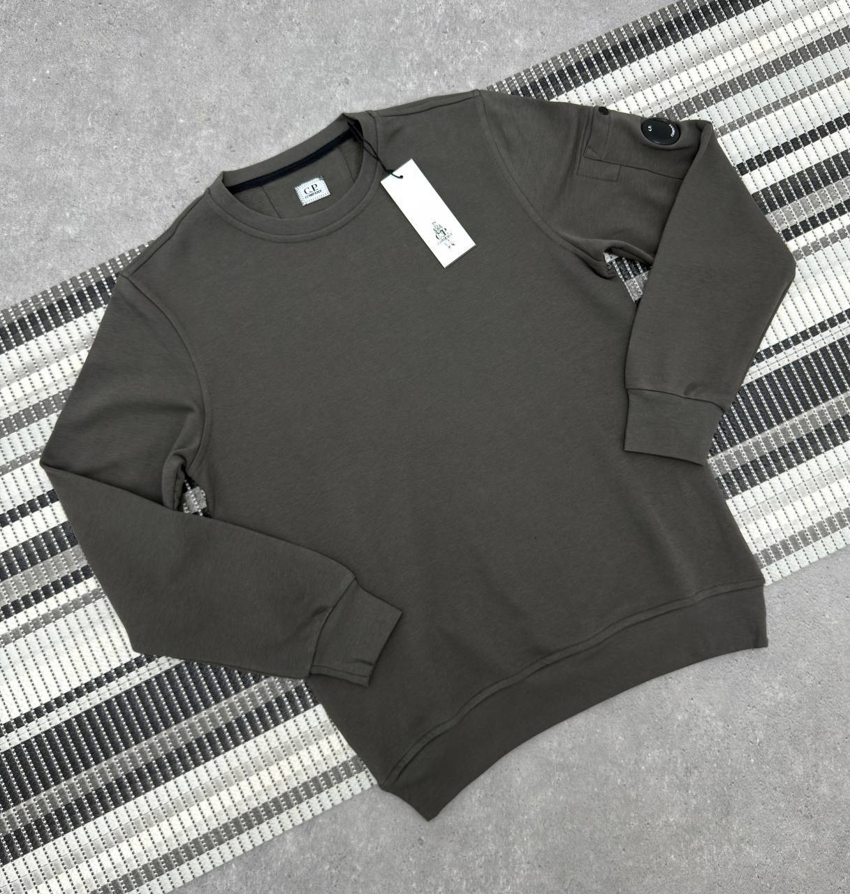 C.P. Company Diagonal Raised Cotton Lens Sweatshirt Mens in Multiple Colors Best Sale UK Reps AAA Quality