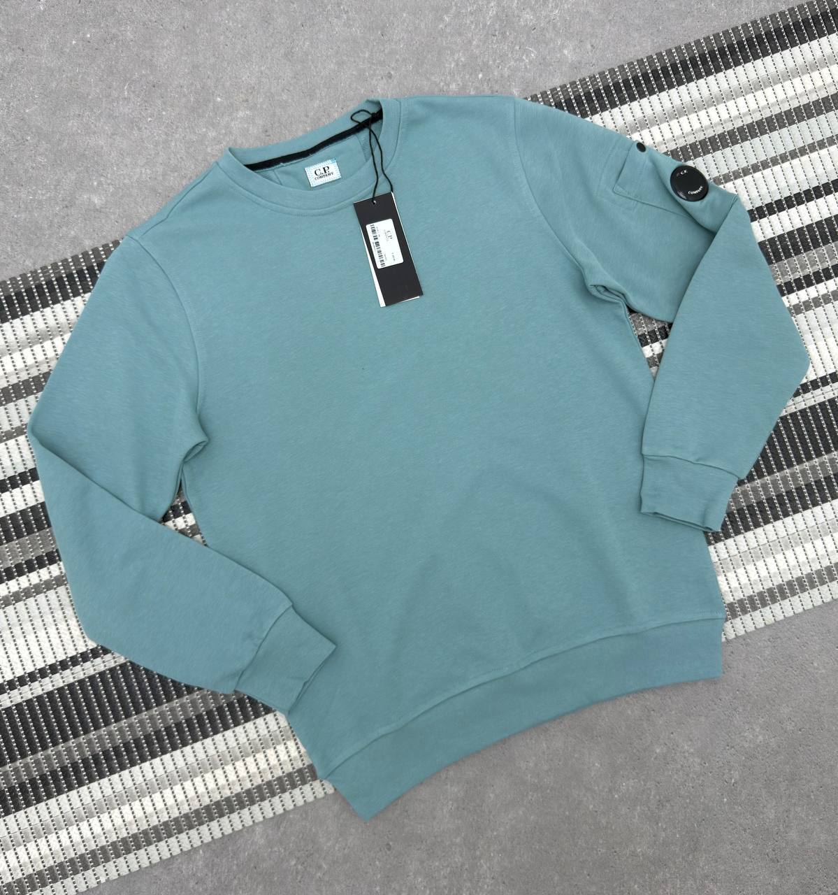 C.P. Company Diagonal Raised Cotton Lens Sweatshirt Mens in Multiple Colors Best Sale UK Reps AAA Quality