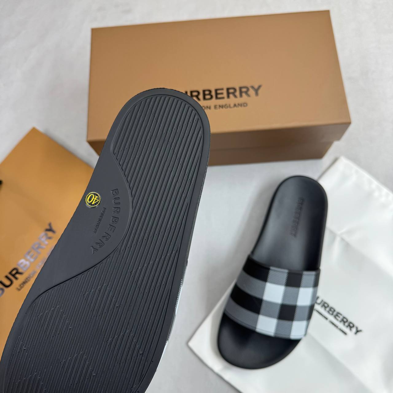 Burberry Check Furley Sliders For Mens in Black UK Reps AAA Quality