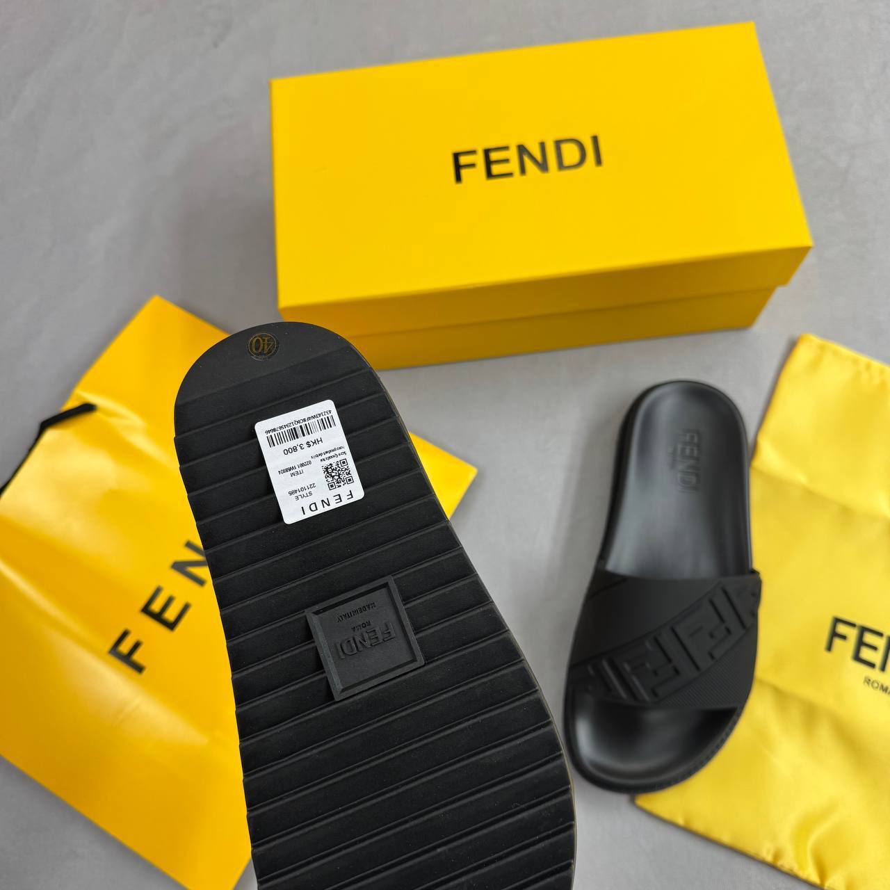 Fendi Rubber Sliders Black Fashion Wear Footwear Mens Best Sale UK Reps AAA Quality