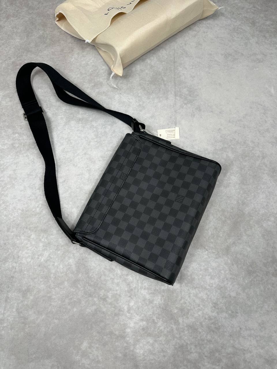 Louis Vuitton District Messenger Damier Graphite Canvas Bag For Mens in Black Best Sale UK Reps AAA Quality