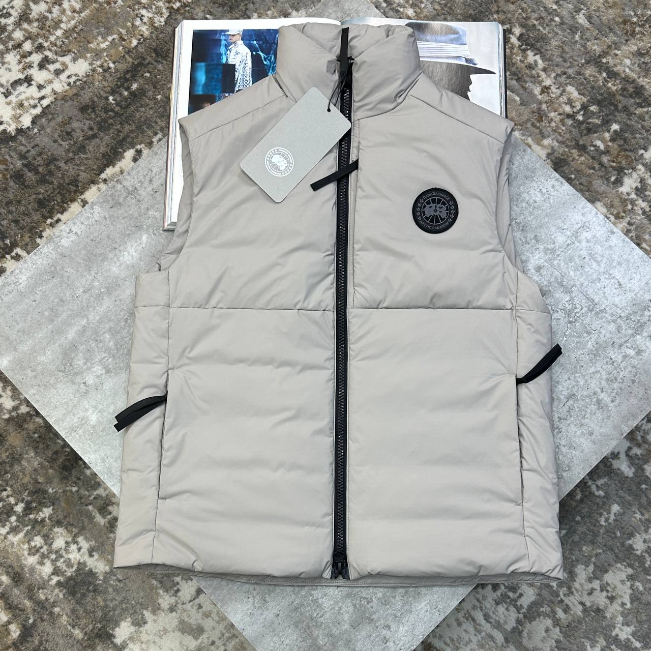 Canada Goose Lodge Mens Gilets in Limestone UK Reps AAA Quality