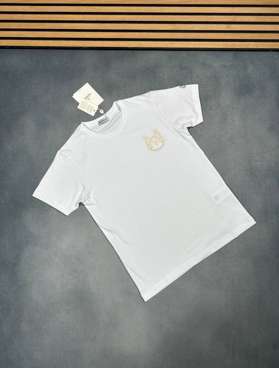 Moncler Logo-Patch T-Shirts Mens Short Sleeves Round Neck Best Sale UK Reps AAA Quality