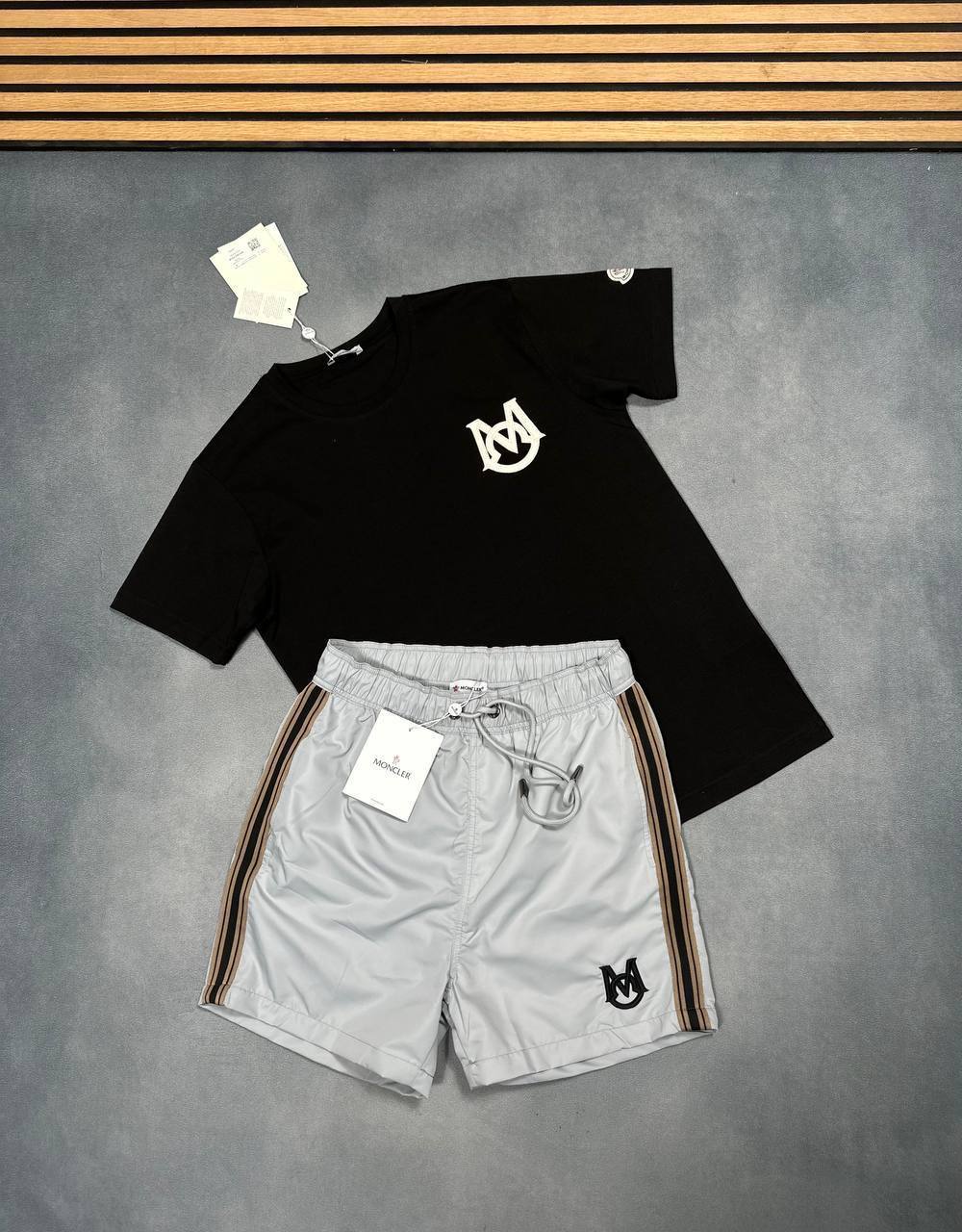 Moncler Logo-Patch T-Shirts & Shorts Sets Mens Short Sleeves Round Neck Best Sale UK Reps AAA Quality