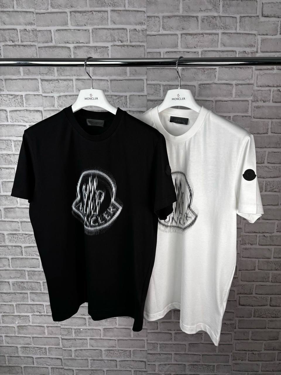 Moncler Blurred-Logo Cotton T-shirts Mens Round Neck Best Sale UK Reps AAA Quality