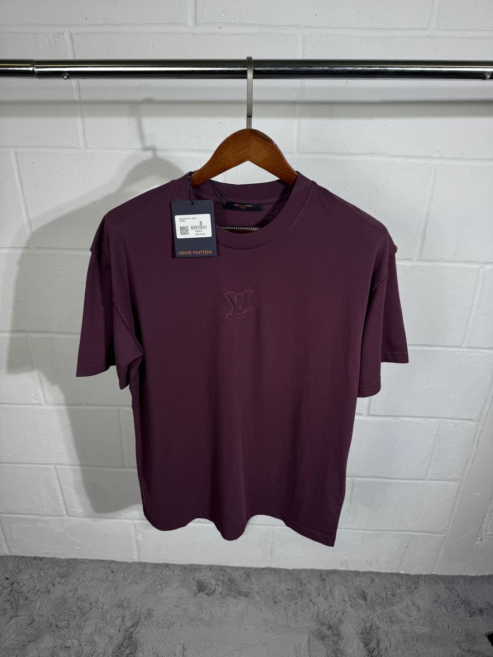 Louis Vuitton LV Embossed T-Shirt Mens Summer Short Sleeve Shirts UK Reps AAA Quality