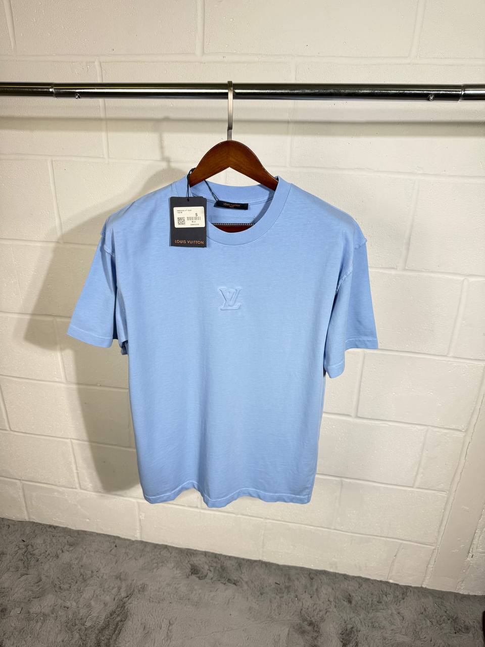 Louis Vuitton LV Embossed T-Shirt Mens Summer Short Sleeve Shirts UK Reps AAA Quality