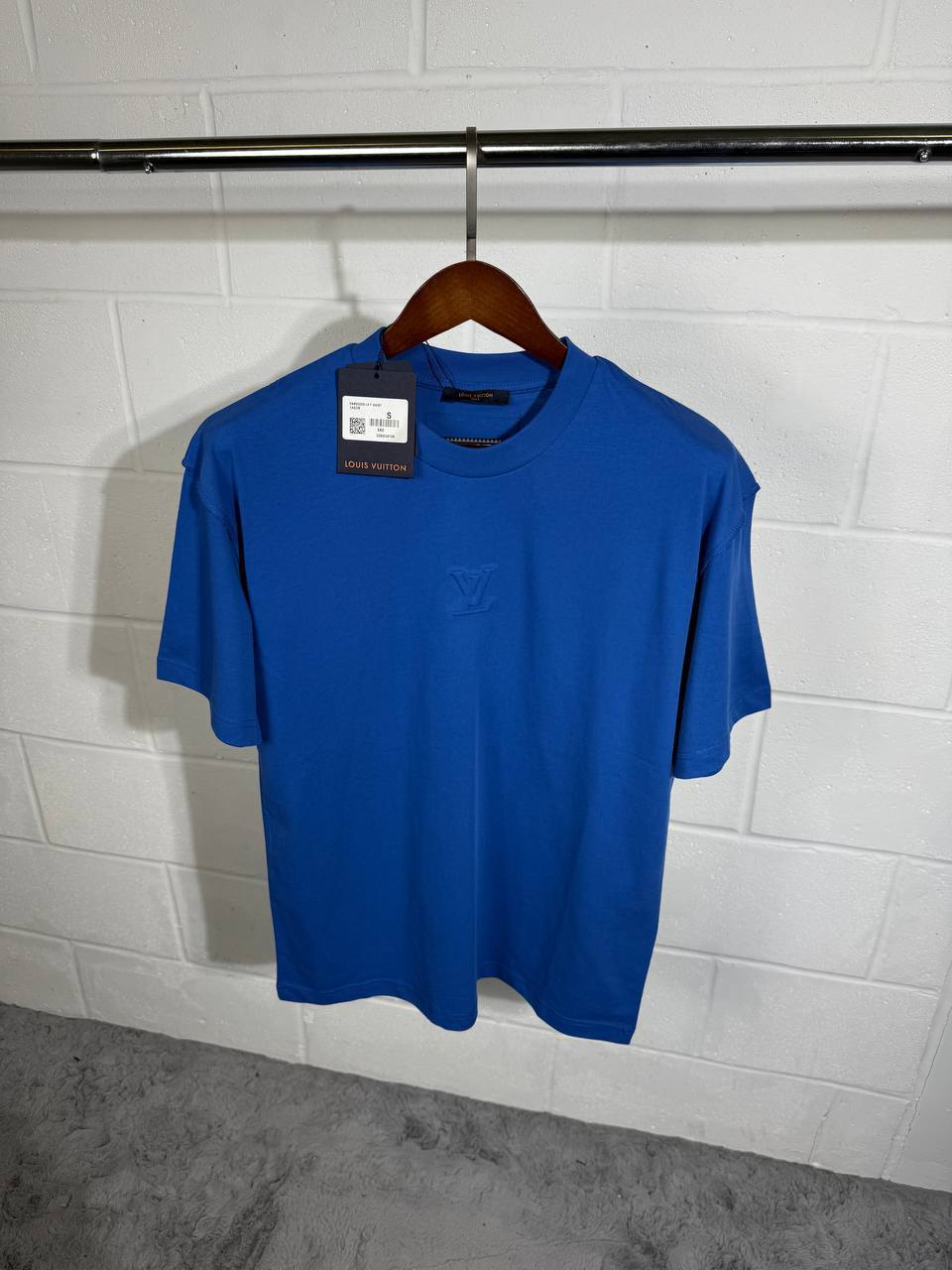 Louis Vuitton LV Embossed T-Shirt Mens Summer Short Sleeve Shirts UK Reps AAA Quality