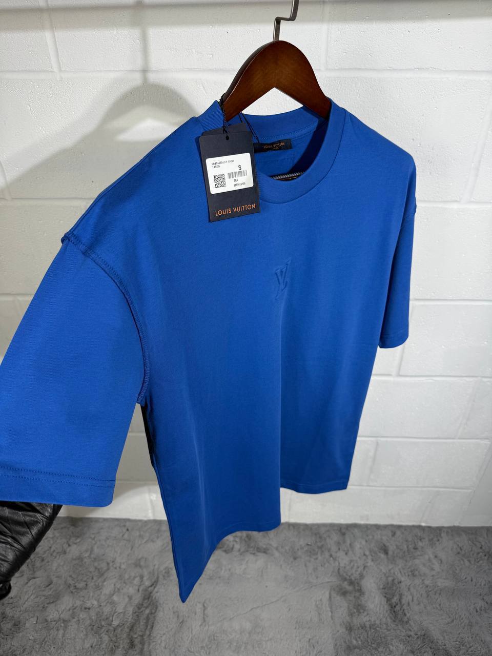 Louis Vuitton LV Embossed T-Shirt Mens Summer Short Sleeve Shirts UK Reps AAA Quality