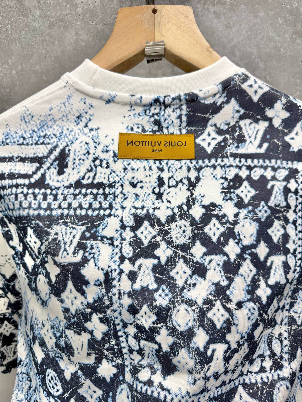 Louis Vuitton Monogram Bandana Jumpers in 2 Colors Mens Best Sale UK Reps AAA Quality