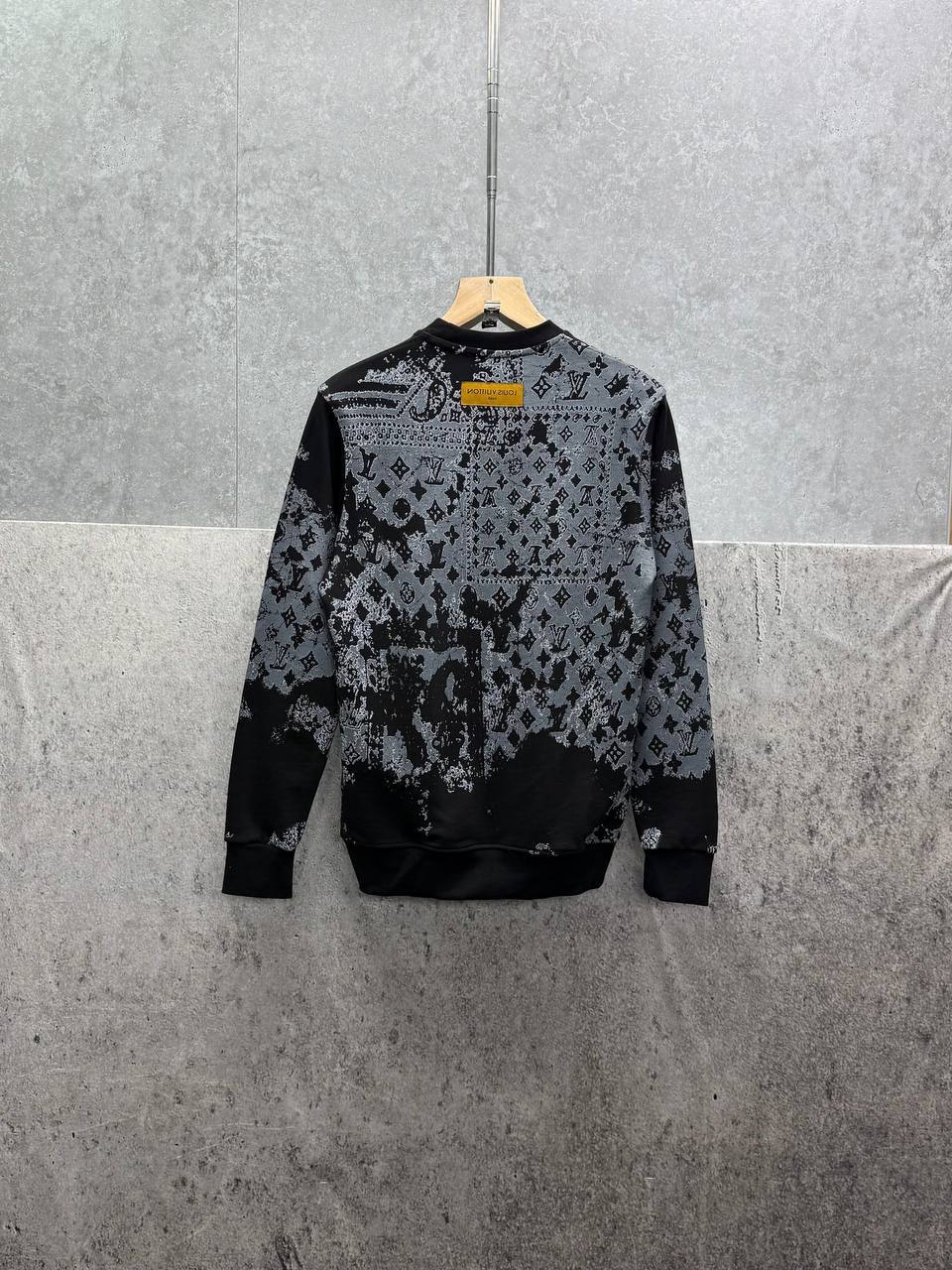 Louis Vuitton Monogram Bandana Jumpers in 2 Colors Mens Best Sale UK Reps AAA Quality