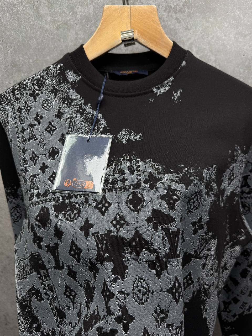 Louis Vuitton Monogram Bandana Jumpers in 2 Colors Mens Best Sale UK Reps AAA Quality