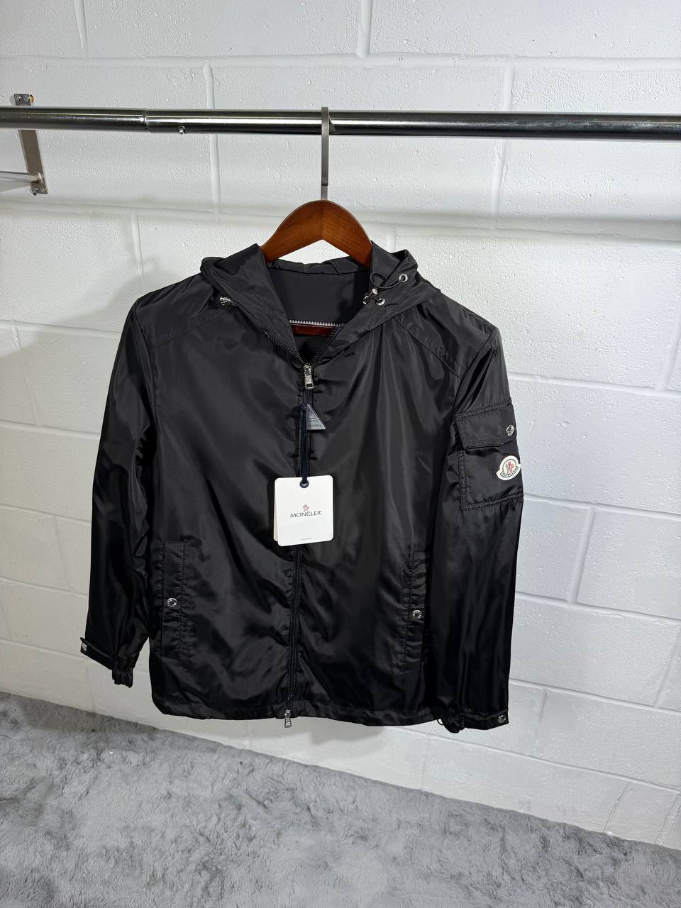 Moncler Men's Etiache Rain Jacket Mens Windbreaker Best Sale UK Reps AAA Quality