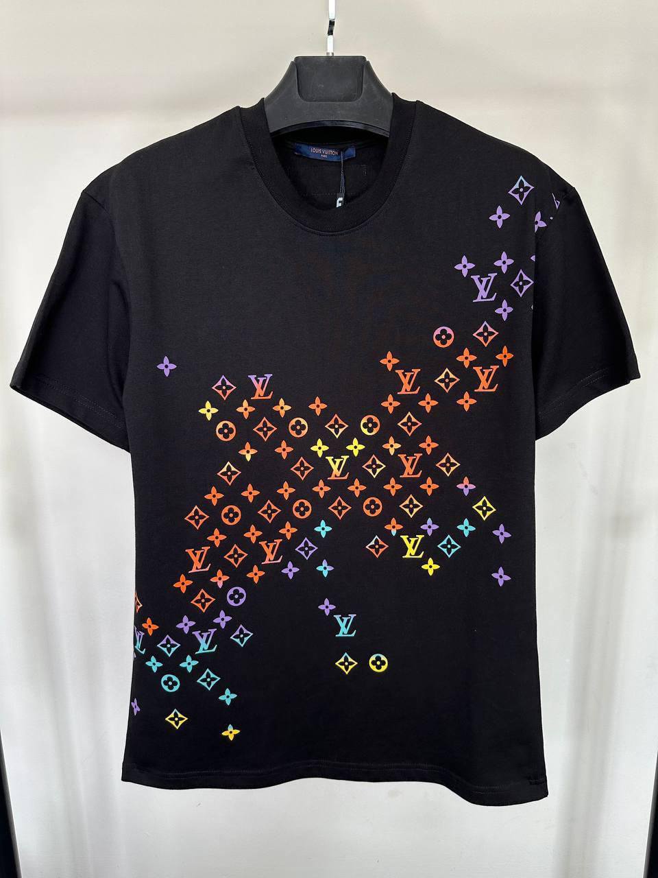 Louis Vuitton Gradient Rainbow Color Logo Short Sleeve T-Shirt Mens in 2 Colors Best Sale UK Reps AAA Quality