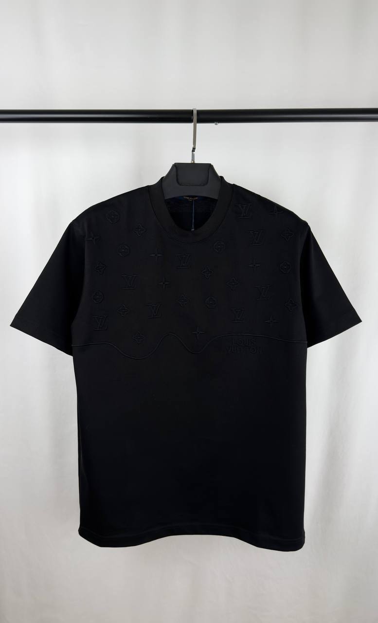 Louis Vuitton Embossed Logo Short Sleeve T-Shirt Mens in 2 Colors Best Sale UK Reps AAA Quality
