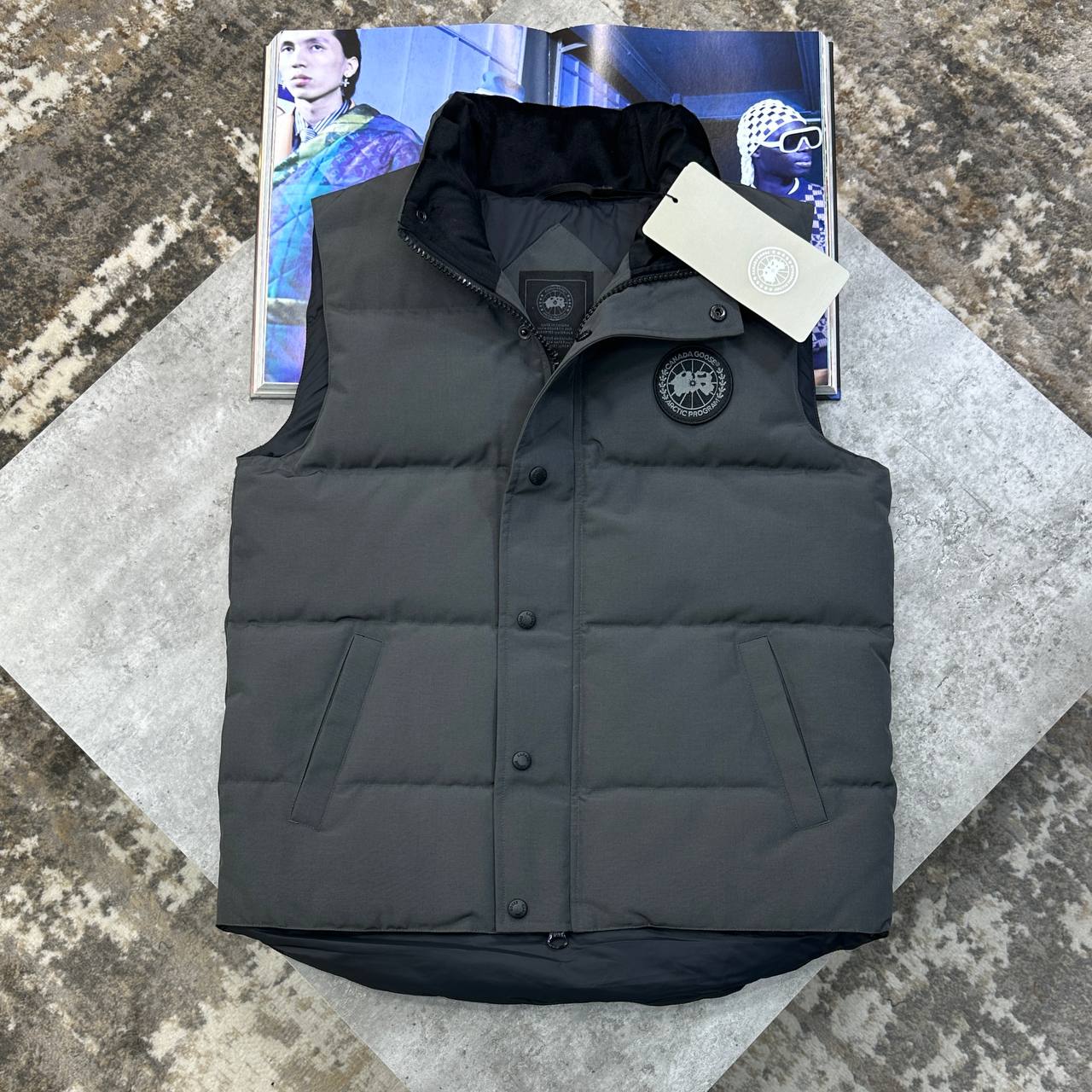 Canada Goose Garson Mens Gilets in Graphite UK Reps AAA Quality