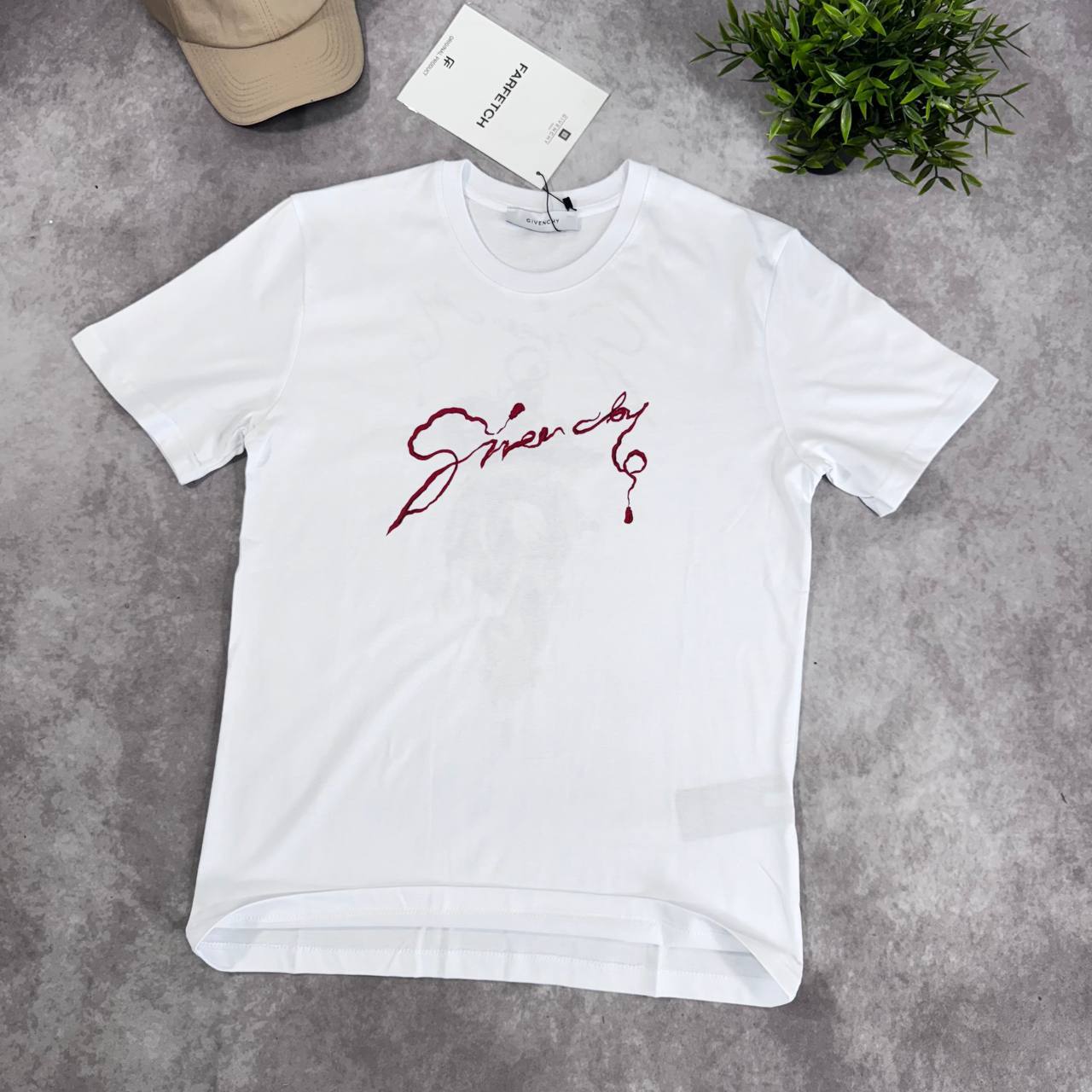 Givenchy Regular Fit T-Shirt Mens Graphic-Print in 2 Colors UK Reps AAA Quality