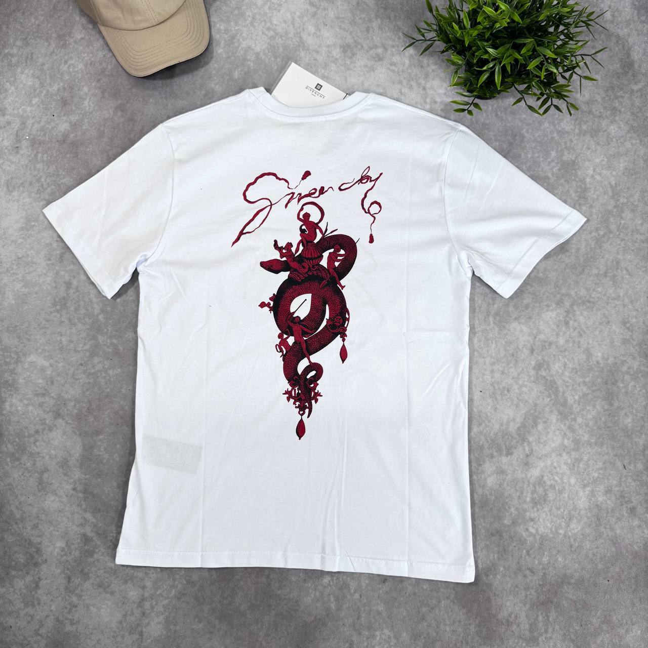 Givenchy Regular Fit T-Shirt Mens Graphic-Print in 2 Colors UK Reps AAA Quality