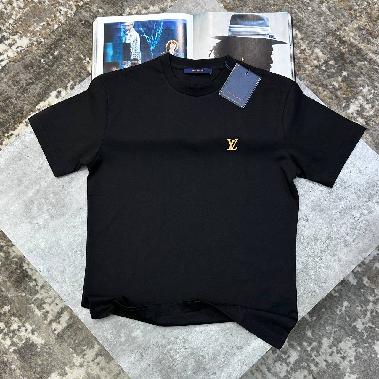 Louis Vuitton Men Luxury Men Collection Black Crewneck T-Shirt UK Reps AAA Quality