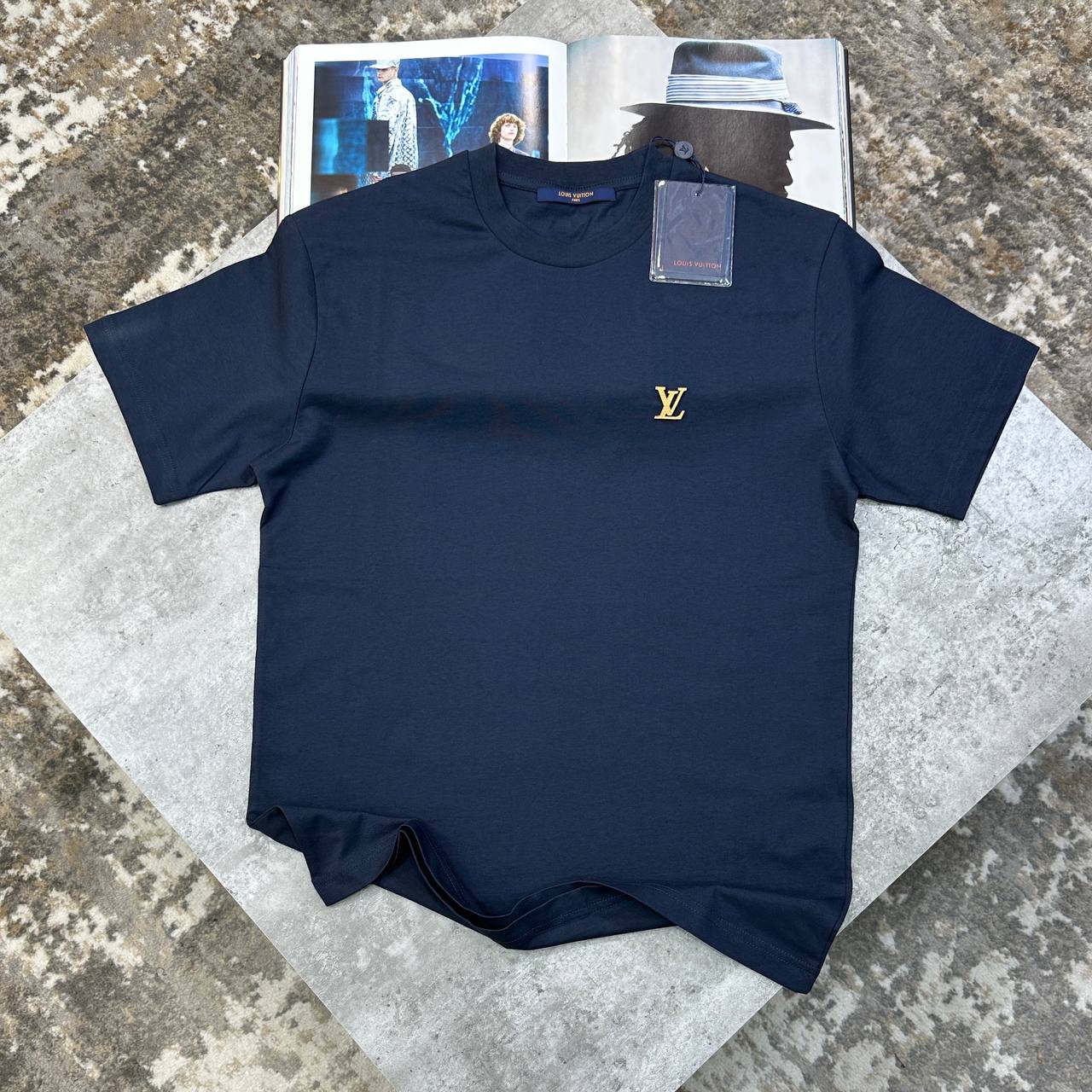 Louis Vuitton Men Luxury Men Collection Black Crewneck T-Shirt UK Reps AAA Quality