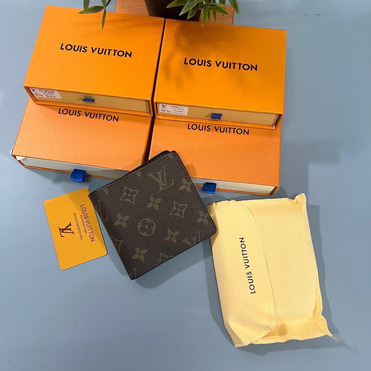 Louis Vuitton Designer LV Bifold Mens Wallets Textured in Multiple Colors Best Sale UK Reps AAA Quality