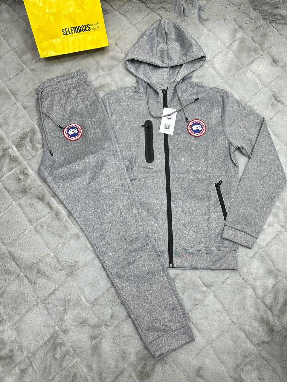 Canada Goose CG Logo Huron Mens Hooded Tracksuits in Multiple Colors Best Sale UK Reps AAA Quality