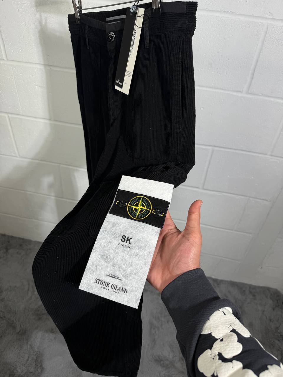 Stone Island Men's Patch Pocket Cargo Pants in Multiple Colors UK Reps AAA Quality