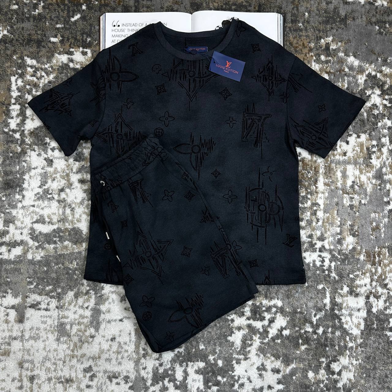 Louis Vuitton Summer New Men's Outdoor Leisure 3D Printed Round Neck T-Shirts & Shorts Set Mens UK Reps AAA Quality