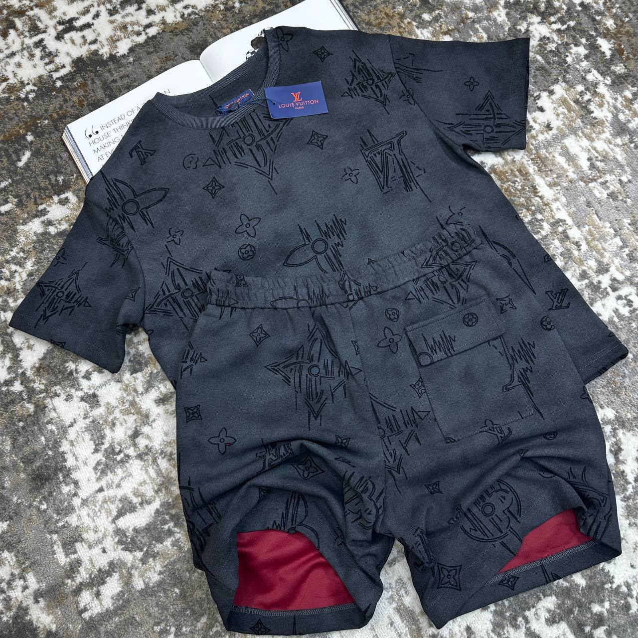 Louis Vuitton Summer New Men's Outdoor Leisure 3D Printed Round Neck T-Shirts & Shorts Set Mens UK Reps AAA Quality