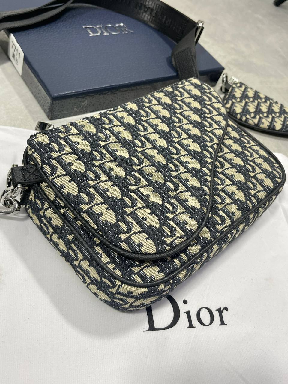 Christian Dior Zipped Pouch with Strap Beige and Black Oblique Jacquard Shoulder Bag Mens Best Sale UK Reps AAA Quality