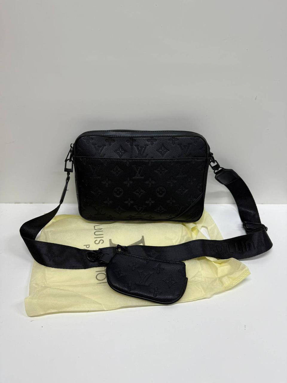 Louis Vuitton LV Embossed Trio Messenger Monogram Leather Black Shoulder Bag For Womens Best Sale UK Reps AAA Quality