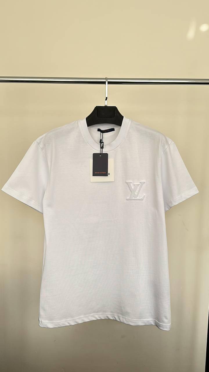 Louis Vuitton LV Embossed Logo Short Sleeve T-Shirt Mens in Multiple Colors Best Sale UK Reps AAA Quality