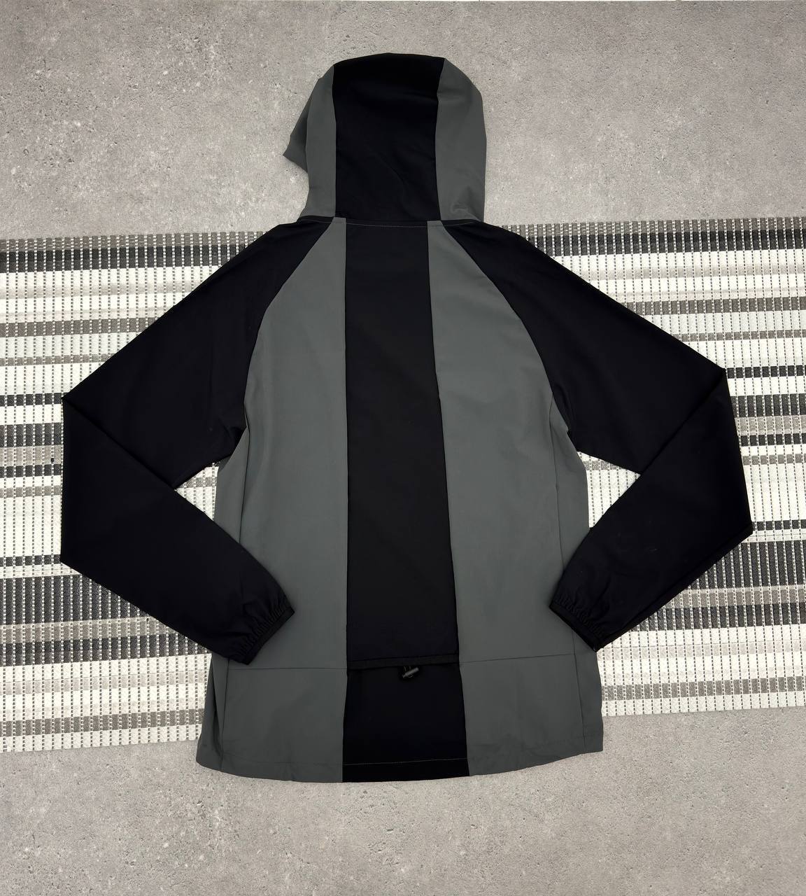 Nike Graphic Performance Mens Tracksuit in 2 Colors Best Sale UK Reps AAA Quality