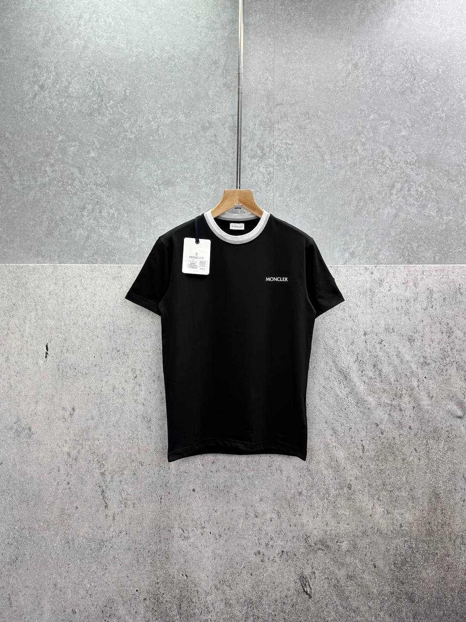 Moncler Logo on Chest Print T-Shirt Mens in 2 Colors Best Sale UK Reps AAA Quality