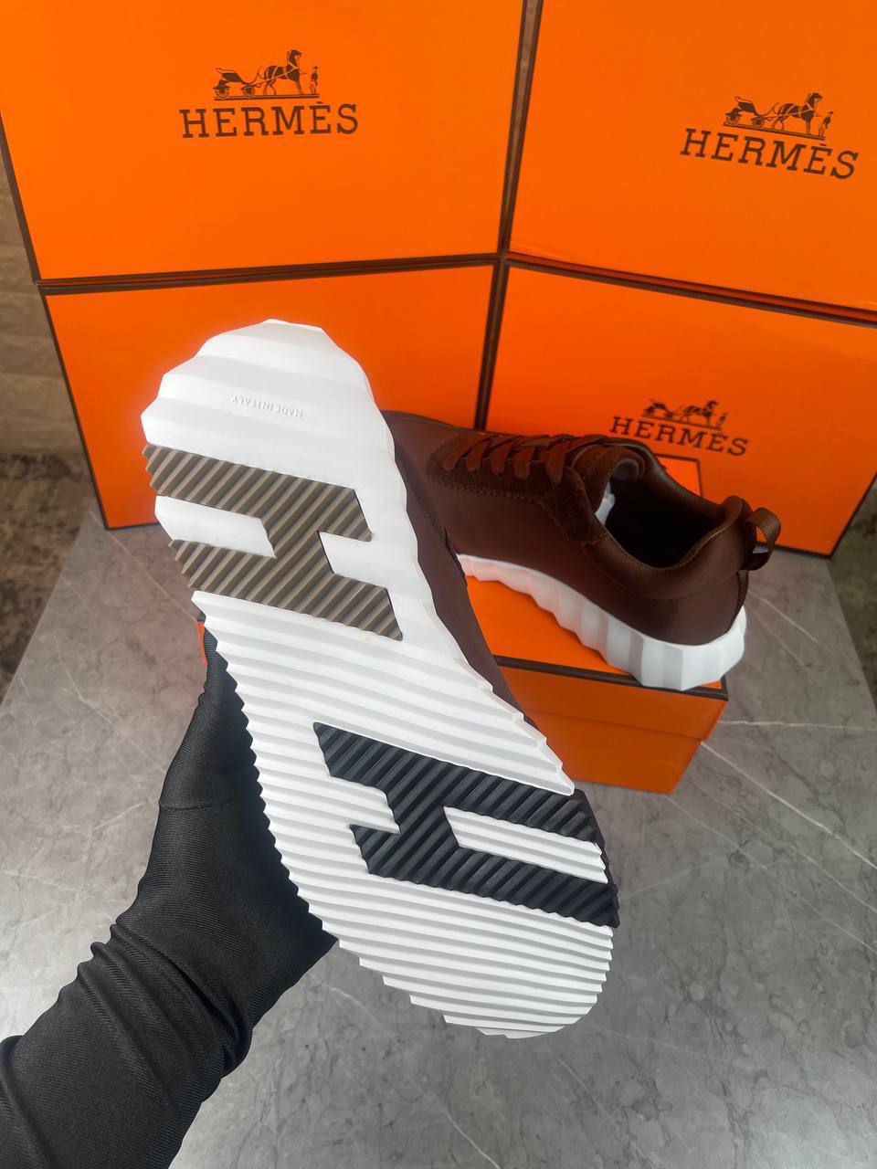 Hermes Black/White Bouncing Sports Sneakers Men's Best Sale UK Reps AAA Quality
