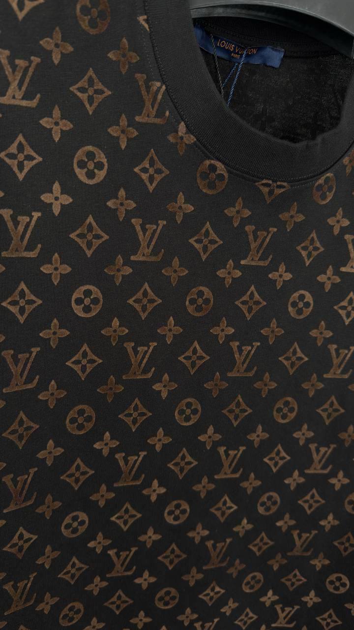 Louis Vuitton Monogram Print T-Shirt Mens in 2 Colors Best Sale UK Reps AAA Quality