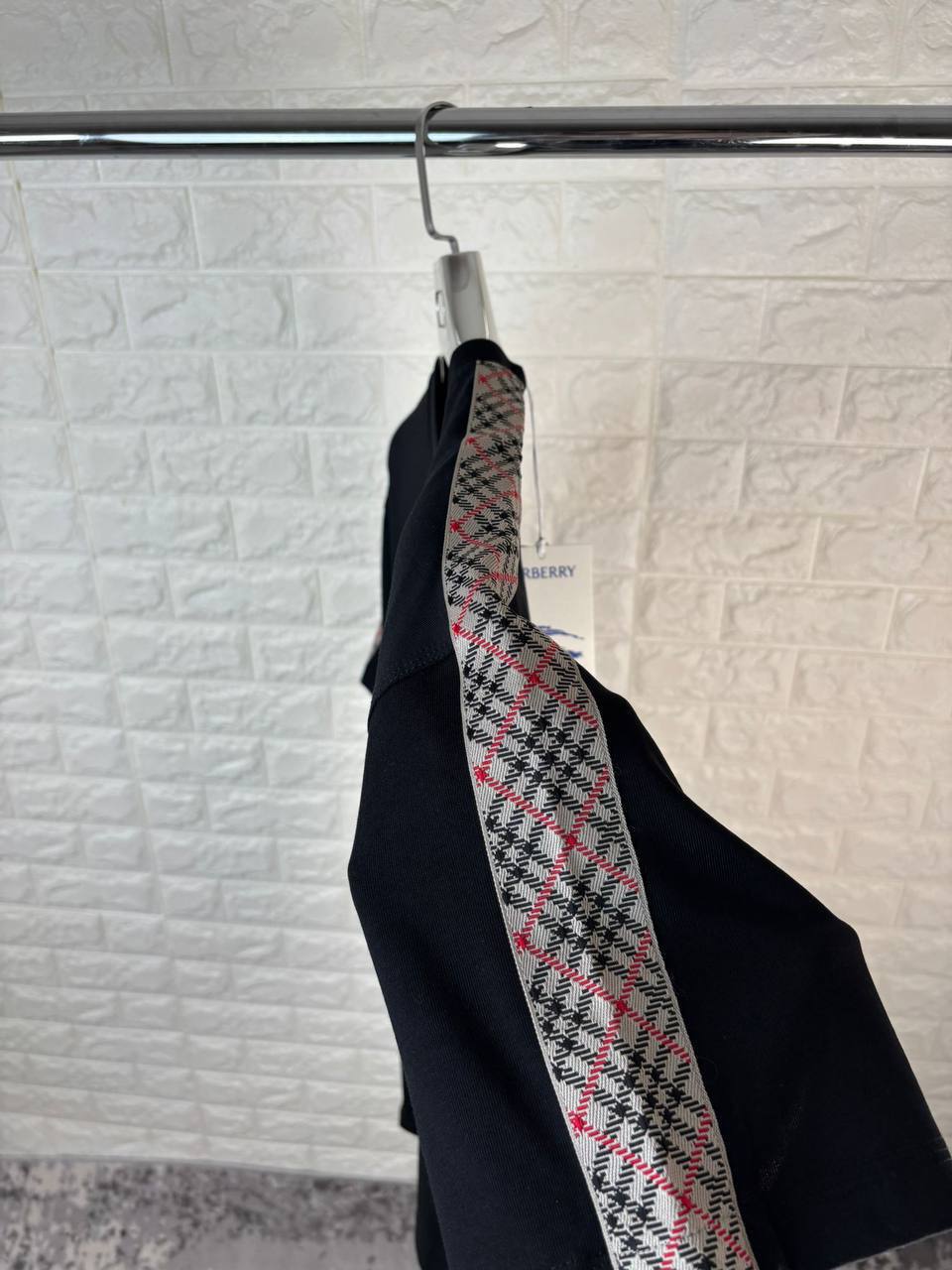 Burberry Round Neck Short Sleeve Cedar Check Tape T-Shirt for Men in Multiple Colors UK Reps AAA Quality