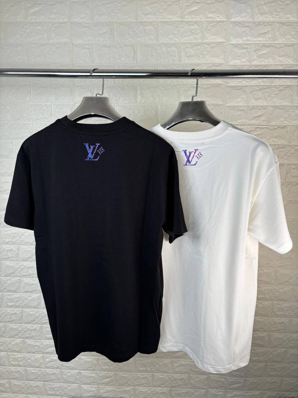 Louis Vuitton Iridescent LV Vers T-Shirt - Ready-to-Wear Mens in 2 Colors UK Reps AAA Quality