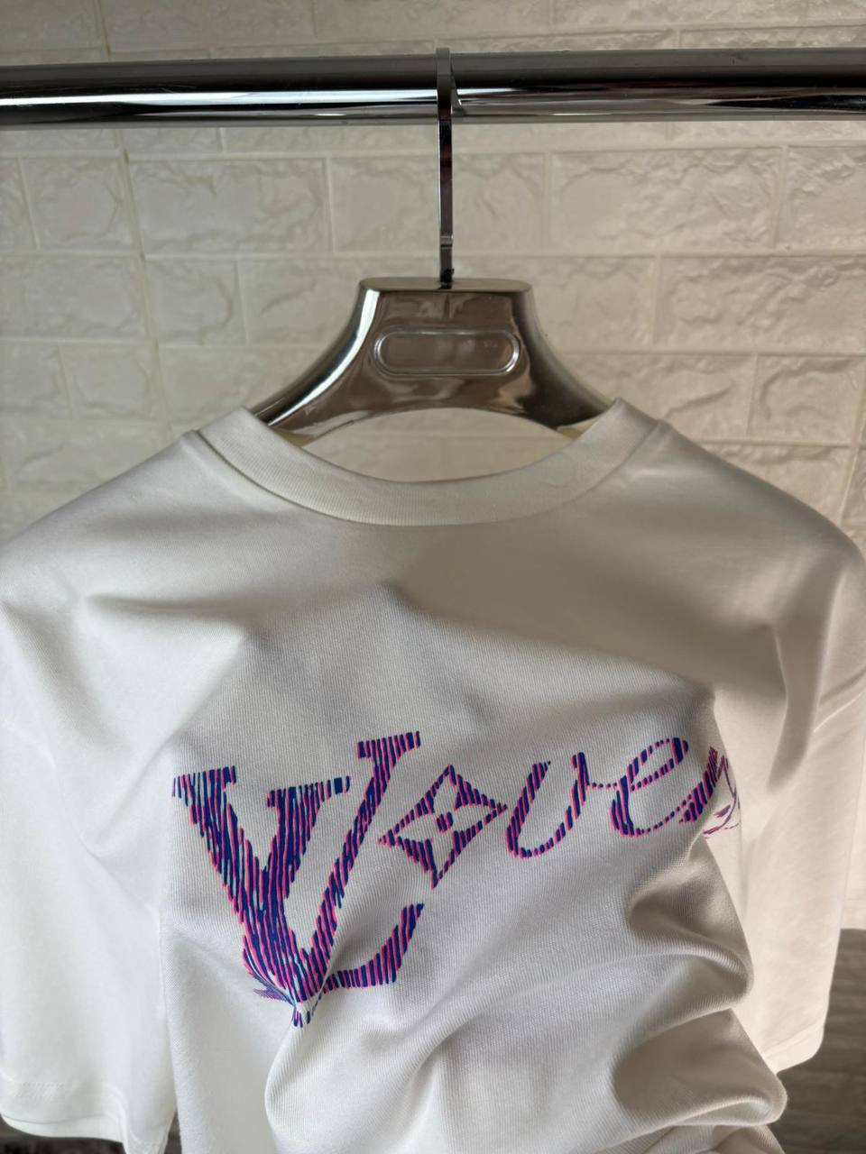 Louis Vuitton Iridescent LV Vers T-Shirt - Ready-to-Wear Mens in 2 Colors UK Reps AAA Quality