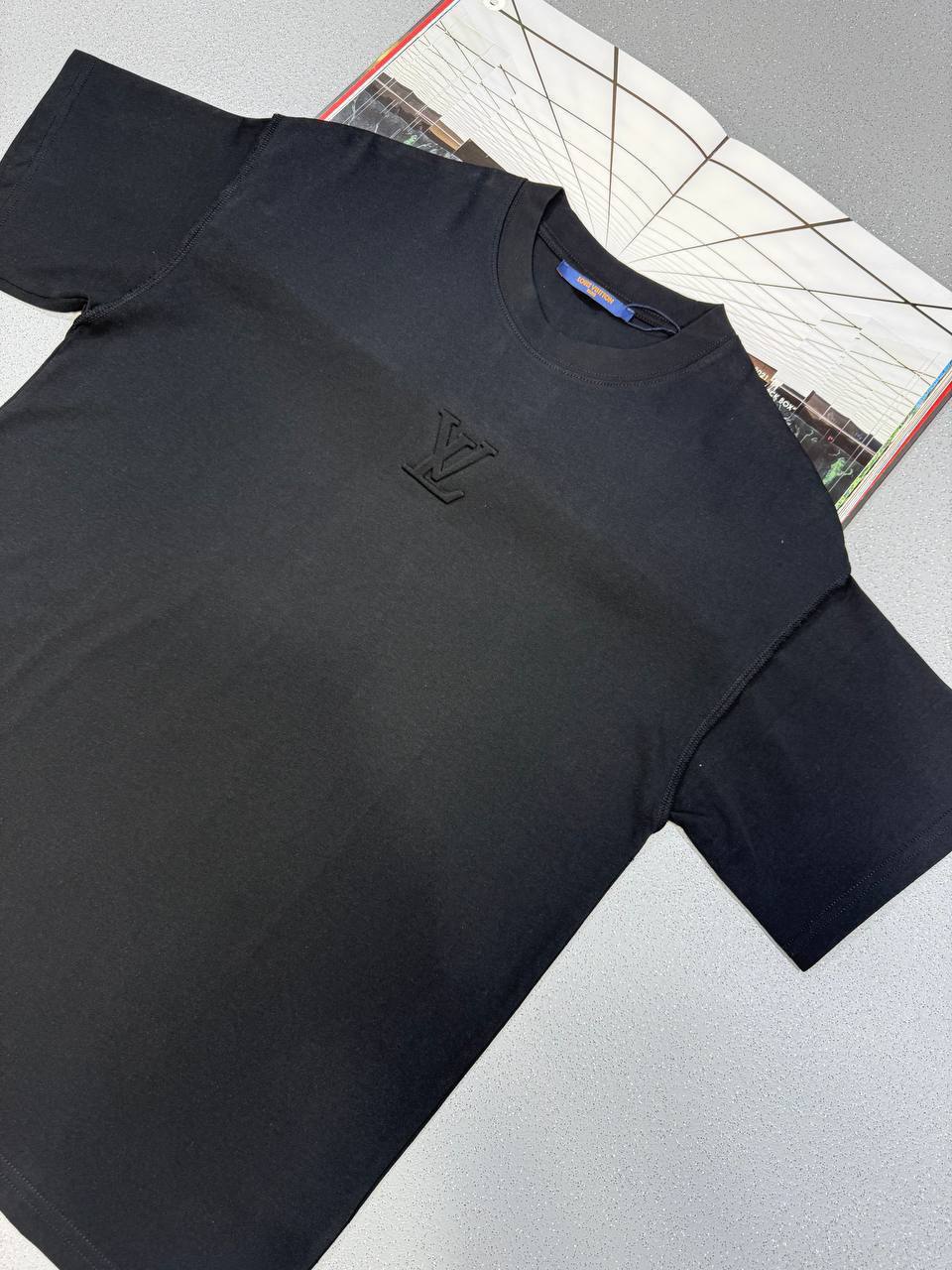 Louis Vuitton LV Embroidered Signature Round Neck T-Shirts Mens in 2 Colors UK Reps AAA Quality