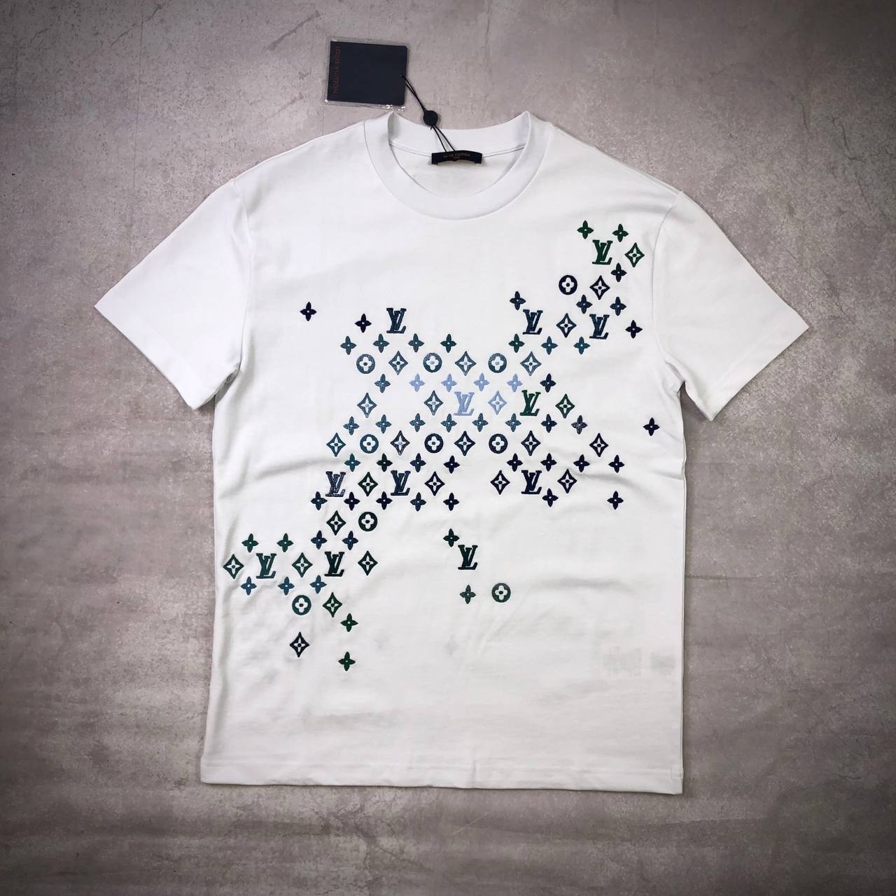 Louis Vuitton Gradient Logo T-Shirt Mens in 2 Colors Best Sale UK Reps AAA Quality
