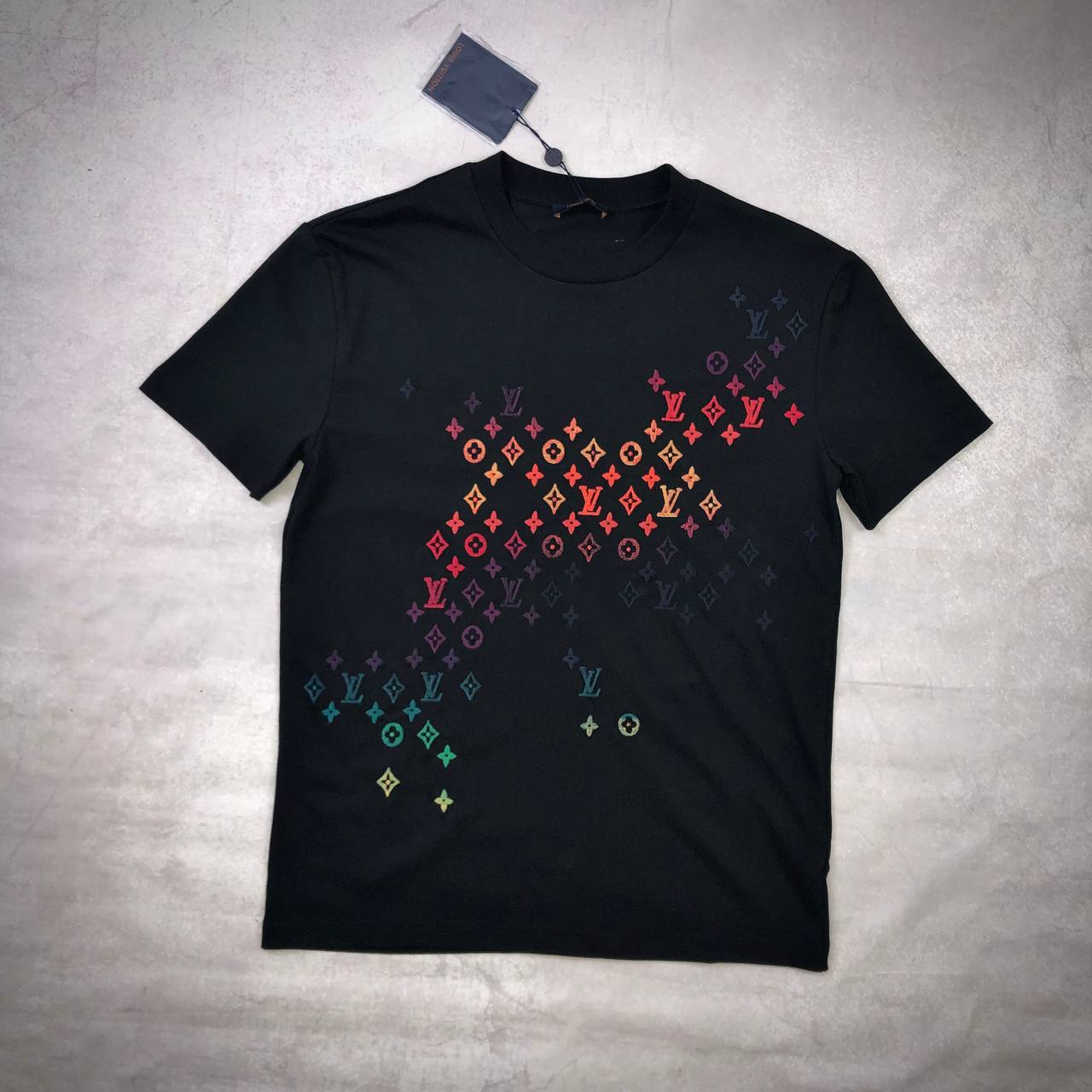 Louis Vuitton Gradient Logo T-Shirt Mens in 2 Colors Best Sale UK Reps AAA Quality