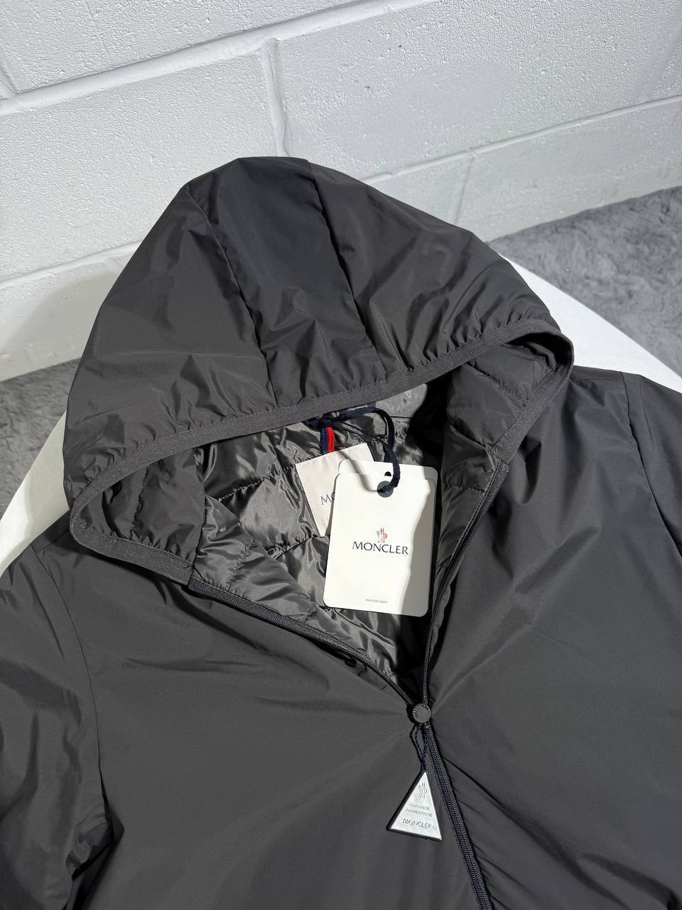 Moncler Puffer & Monteynard Down Jackets Men's in Multiple Colors UK Reps AAA Quality