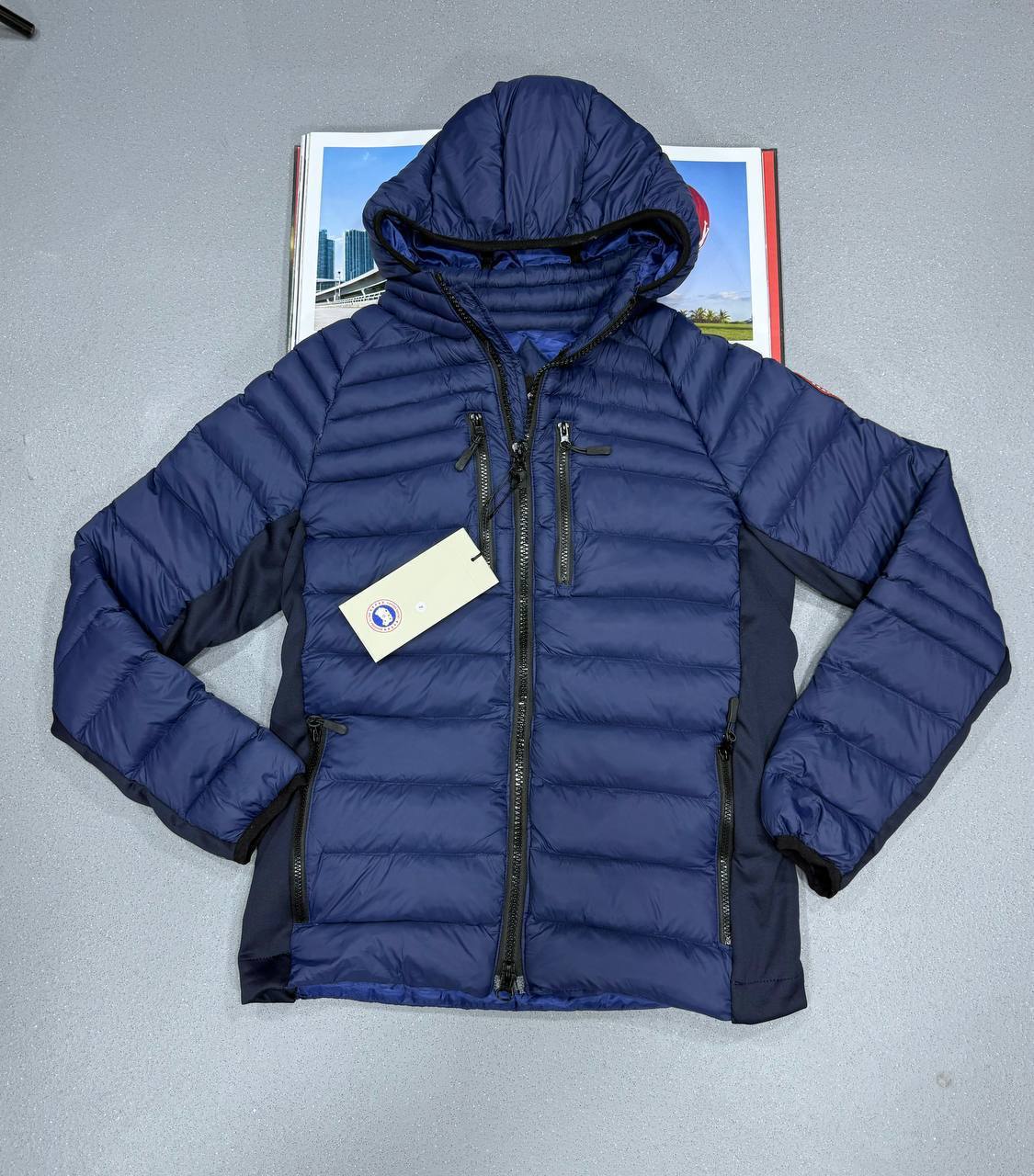 Canada Goose Men Hooded Puffer Logo Patch Jackets in 2 Colors UK Reps AAA Quality